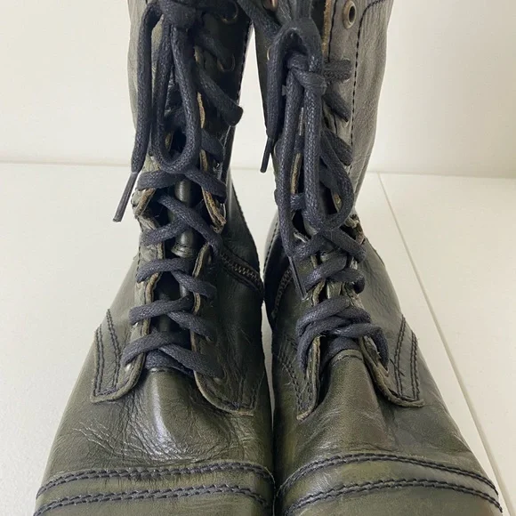 Steve Madden women’s Troopa leather lace up combat boots — size 8 - Picture 7 of 7